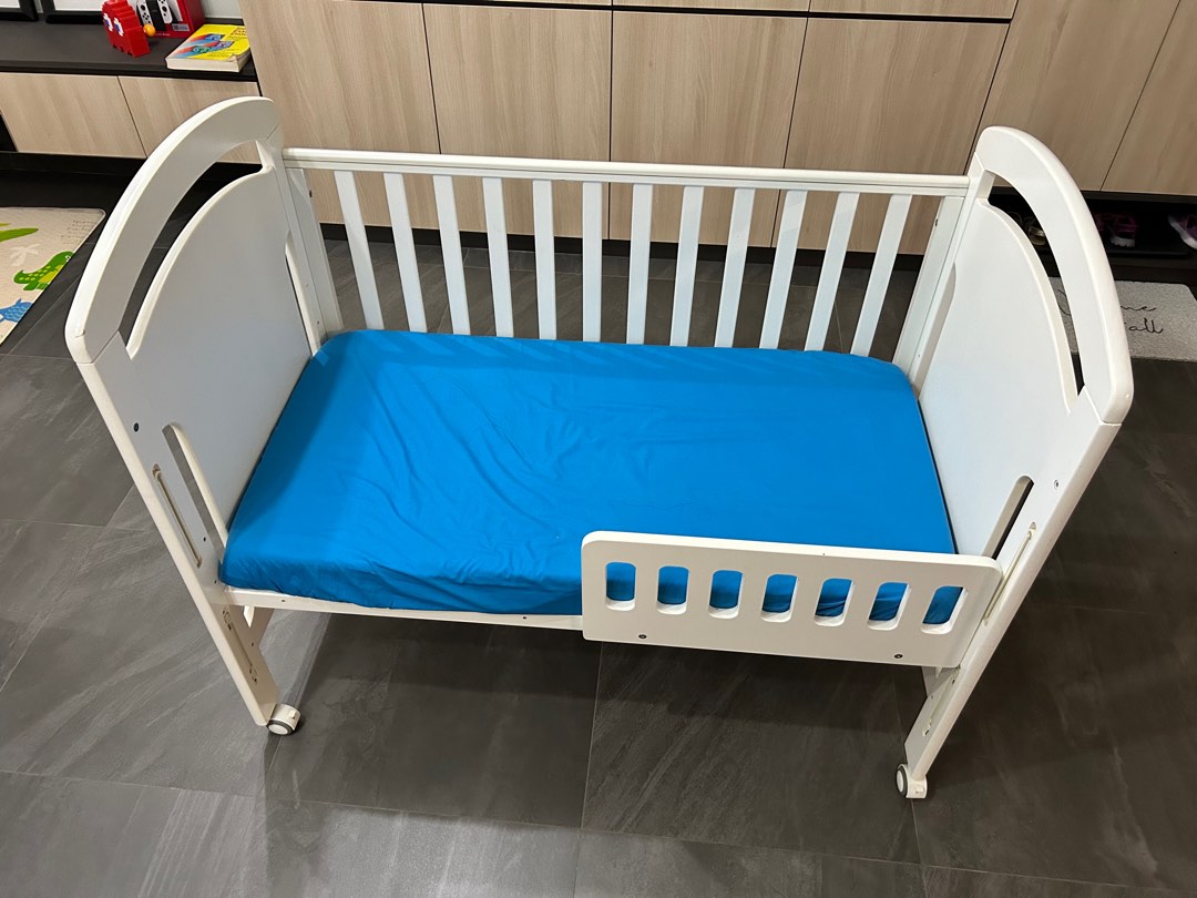Good condition cot for babies/toddlers., Babies & Kids, Baby Nursery