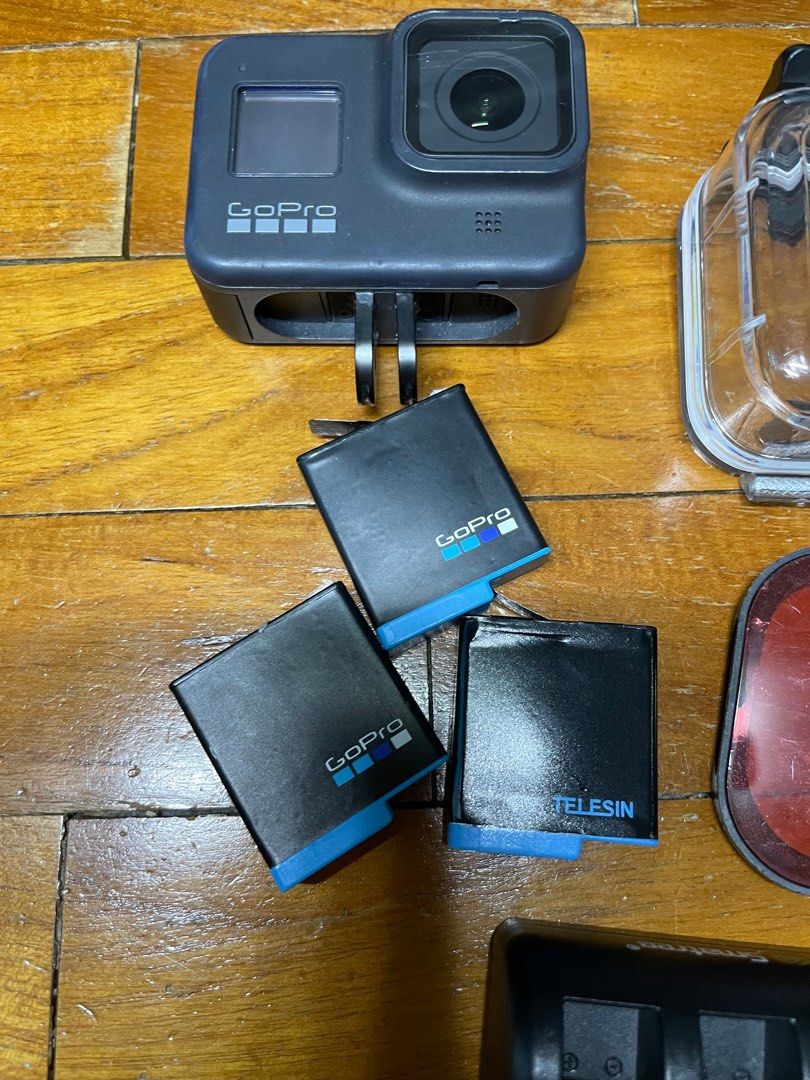 Gopro hero 8 with underwater housing and batteries, Photography