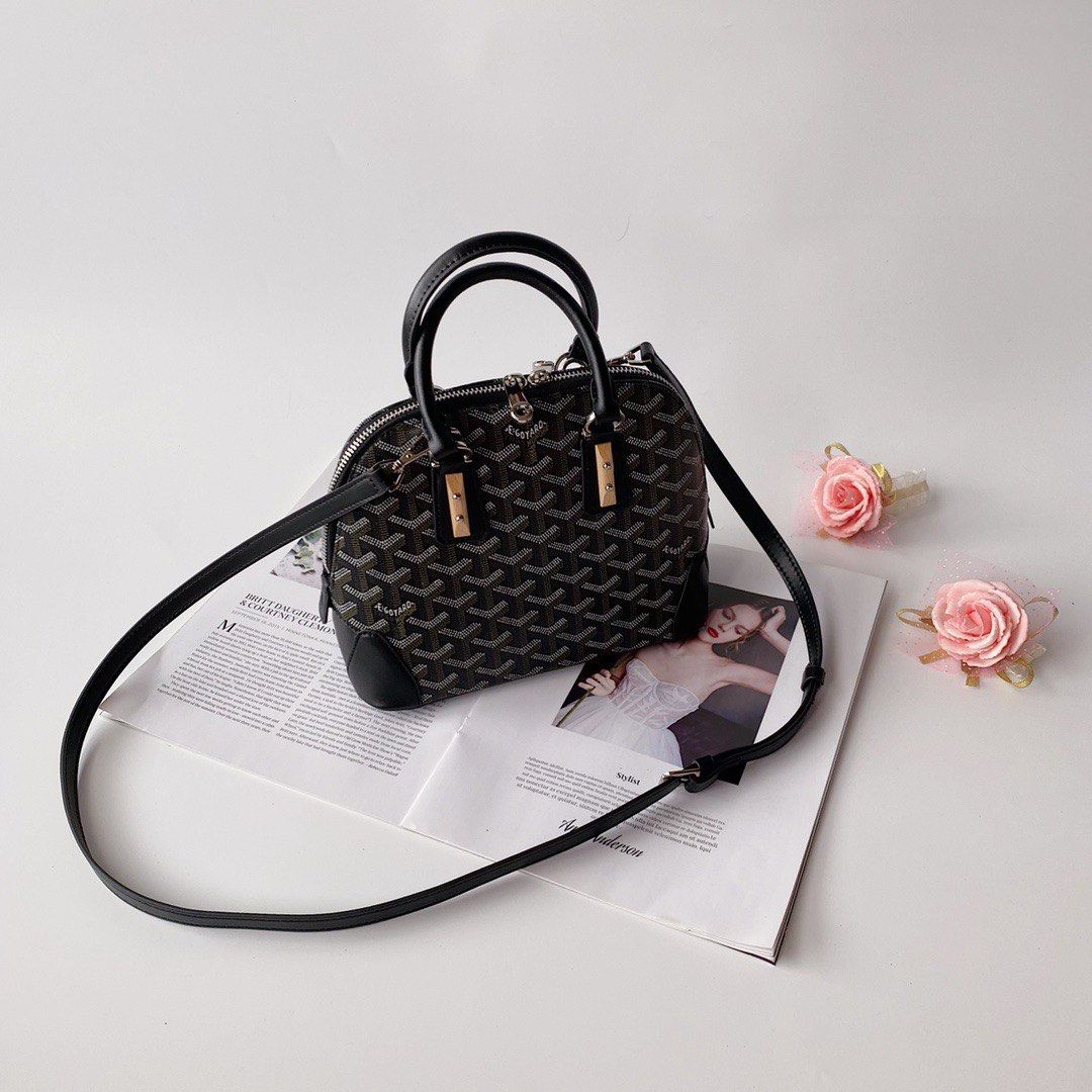 🖤Goyard Vendome Mini Crossbody Handle Bag in Black, Women's Fashion, Bags  & Wallets, Cross-body Bags on Carousell