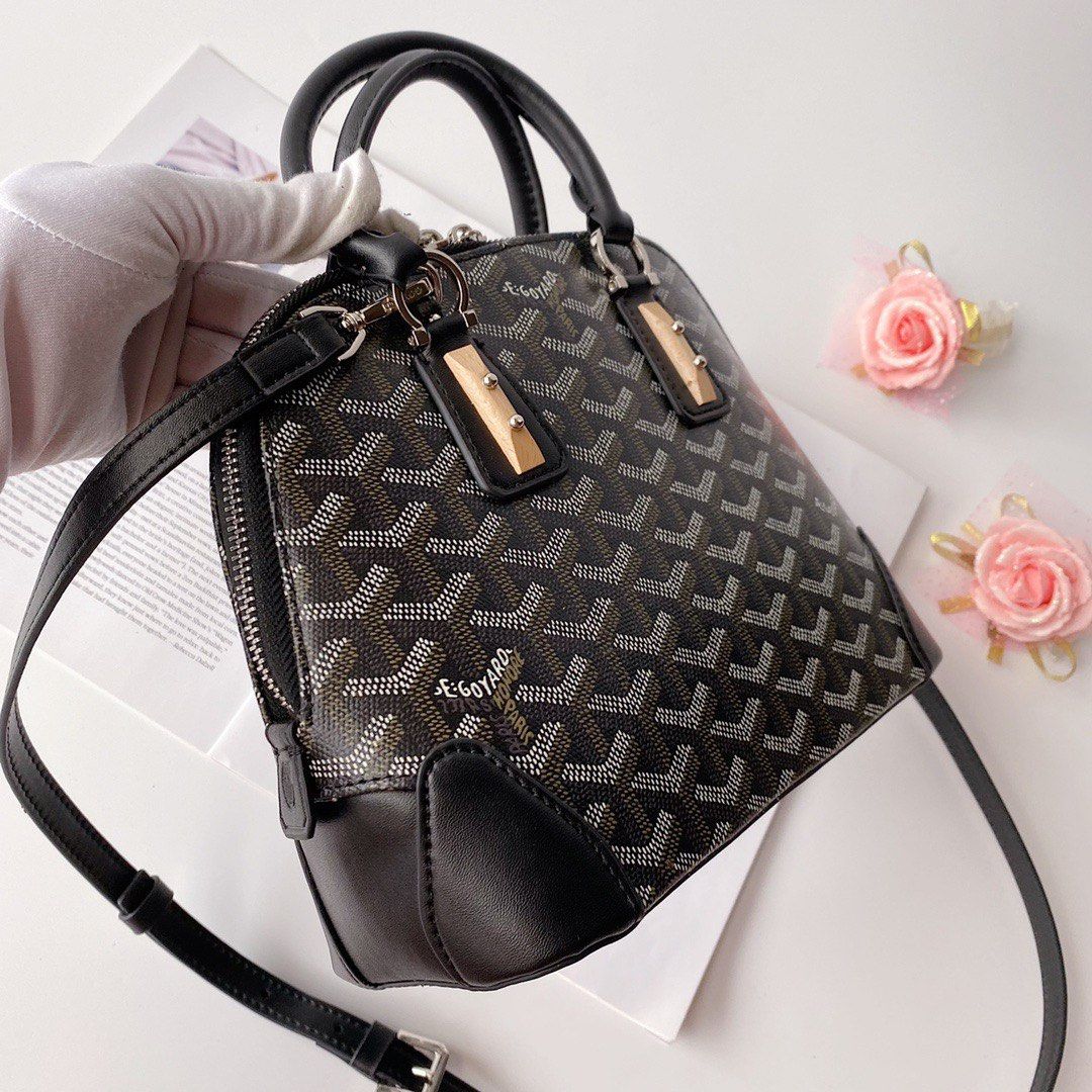🖤Goyard Vendome Mini Crossbody Handle Bag in Black, Women's Fashion, Bags  & Wallets, Cross-body Bags on Carousell