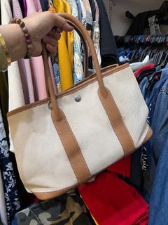 Hermes Herbag Chai Color with Gold Hardware [RARE], Women's Fashion, Bags &  Wallets, Cross-body Bags on Carousell