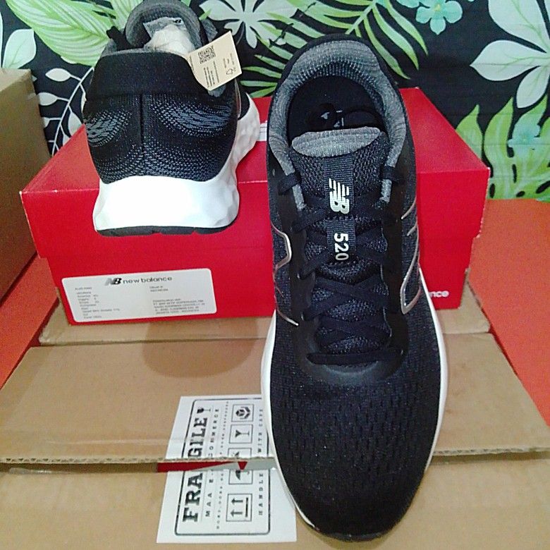 Harga nett New Balance 520 V8 ORI RESMI BNIB Men s Running Shoes