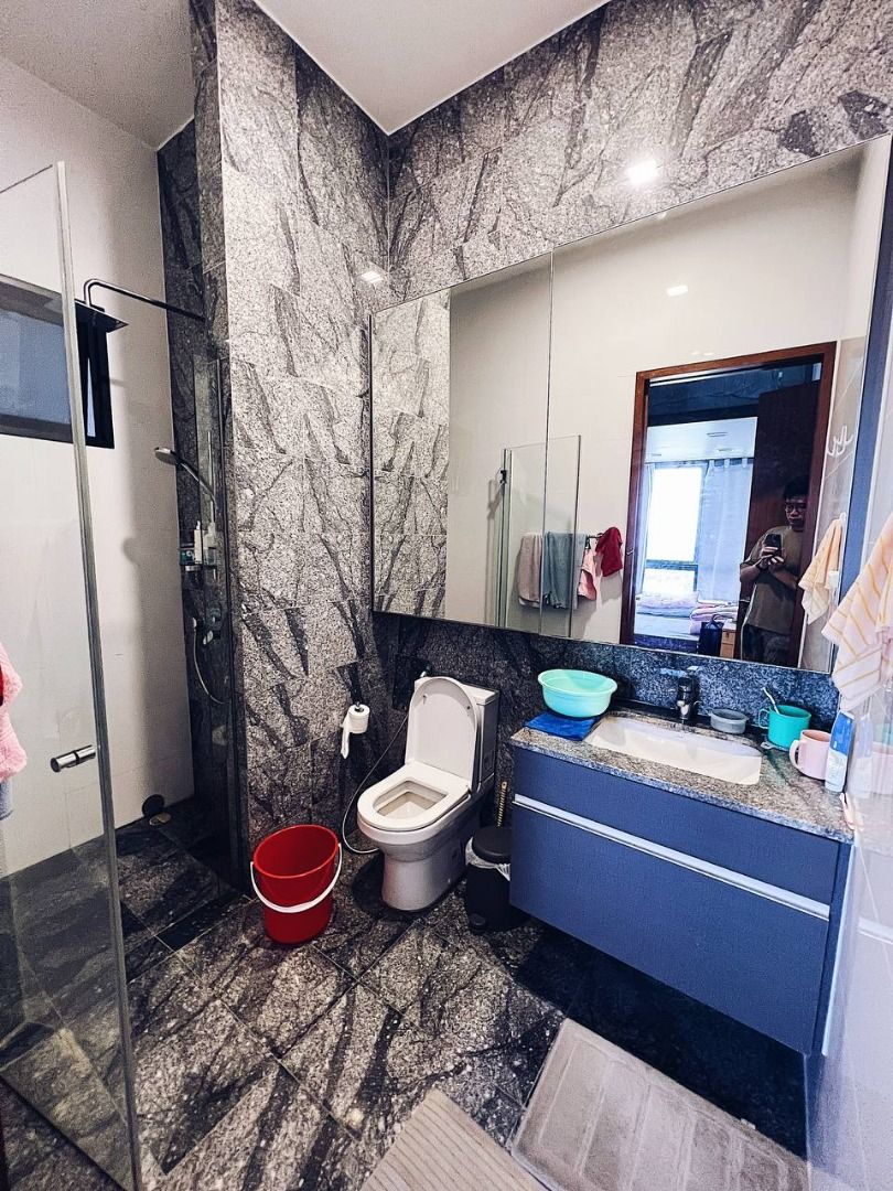 High Floor Unblocked Premium Condo Unit with Loft for Rental, Property