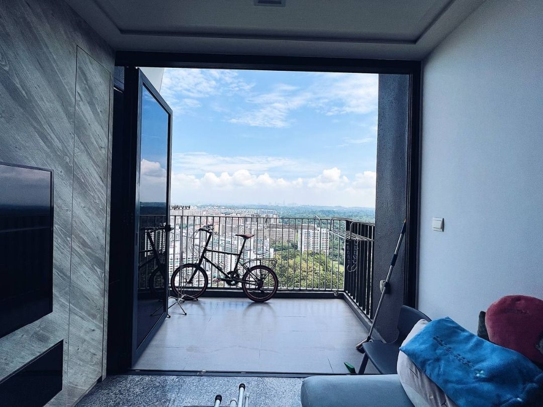 High Floor Unblocked Premium Condo Unit with Loft for Rental, Property