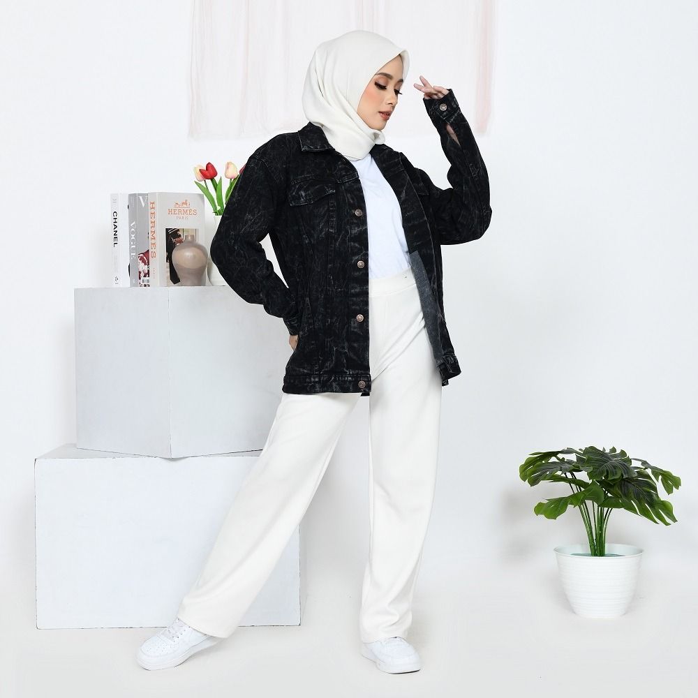 Jaket jeans denim cewe oversize sablon blackwash Unique Black