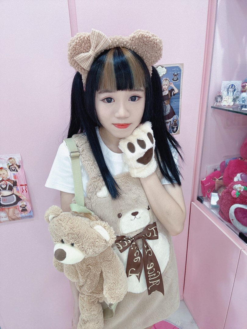 Japanese cute soft girl loli small breasts gather teddy bear upper