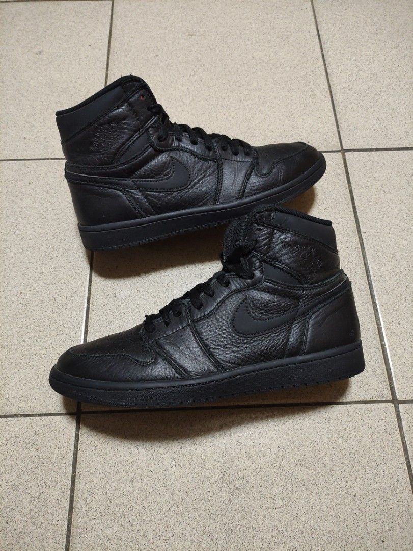 Jordan 1 og triple black deals