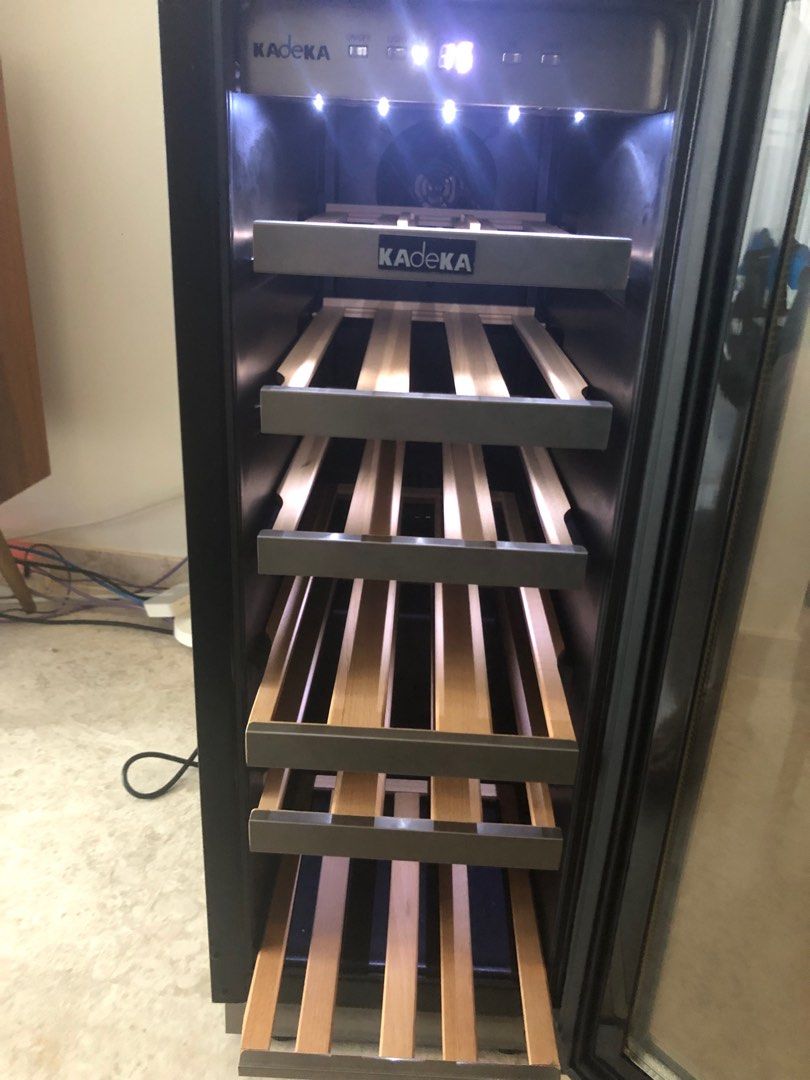 Kadeka wine fridge KA24WR, TV & Home Appliances, Kitchen Appliances, Wine Cellar & Storage on