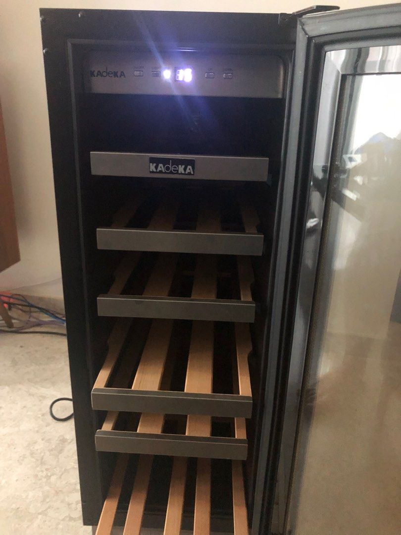 Kadeka wine fridge KA24WR, TV & Home Appliances, Kitchen Appliances