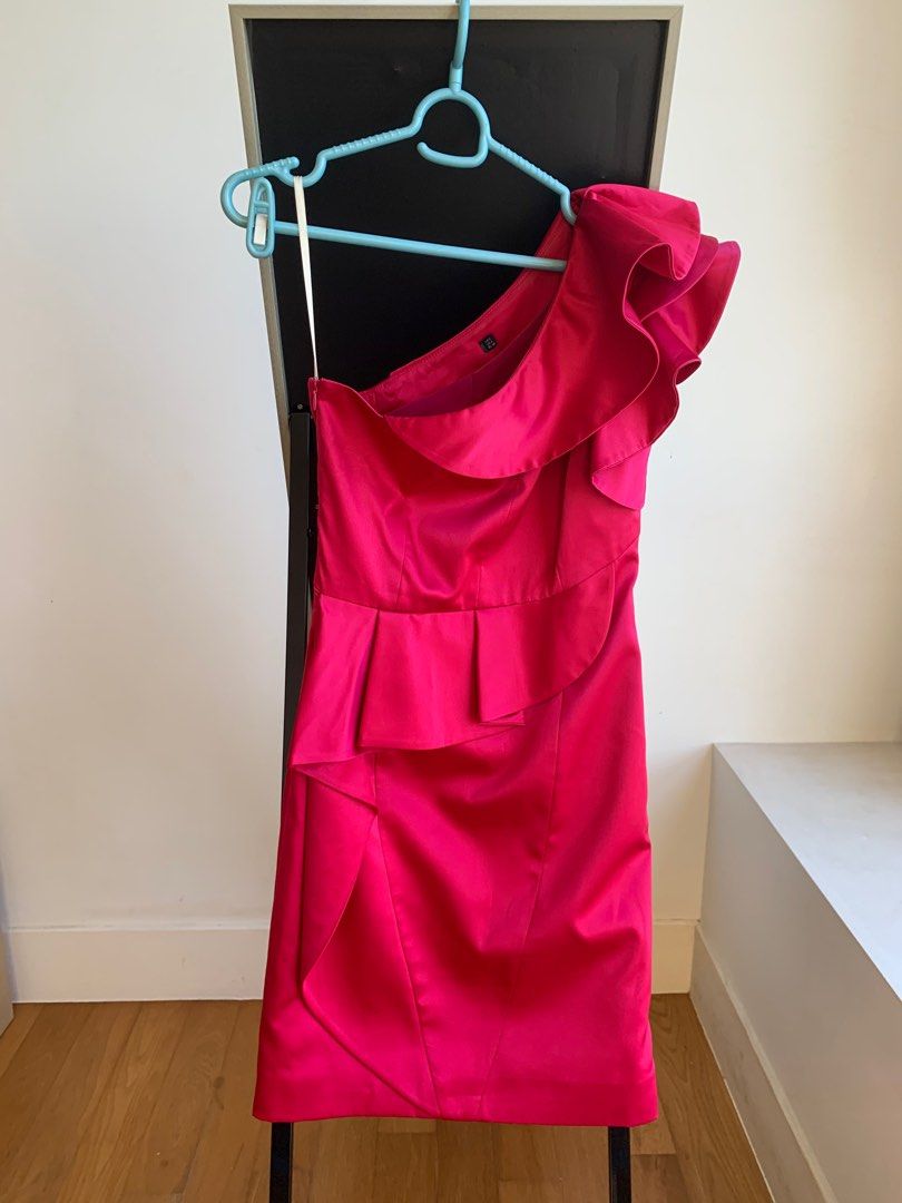 Ladies Dress Karen Millen Hot Pink 1-shoulder satin evening dress One- shoulder Ruffled Dress, Women's Fashion, Dresses & Sets, Evening dresses &  gowns on Carousell