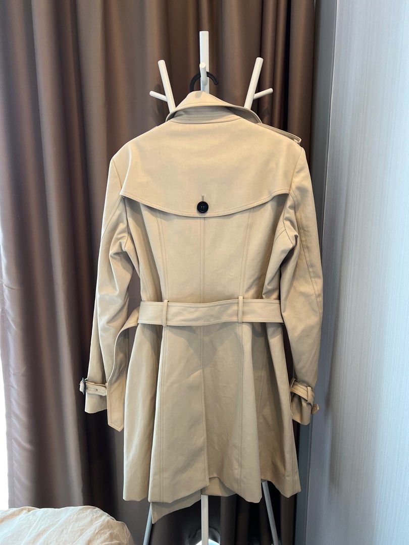 Burberry coat top new