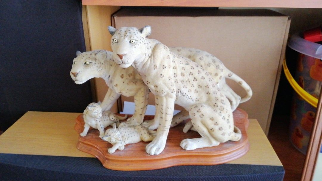 Lion and Leopard Figurines, Hobbies & Toys, Memorabilia & Collectibles