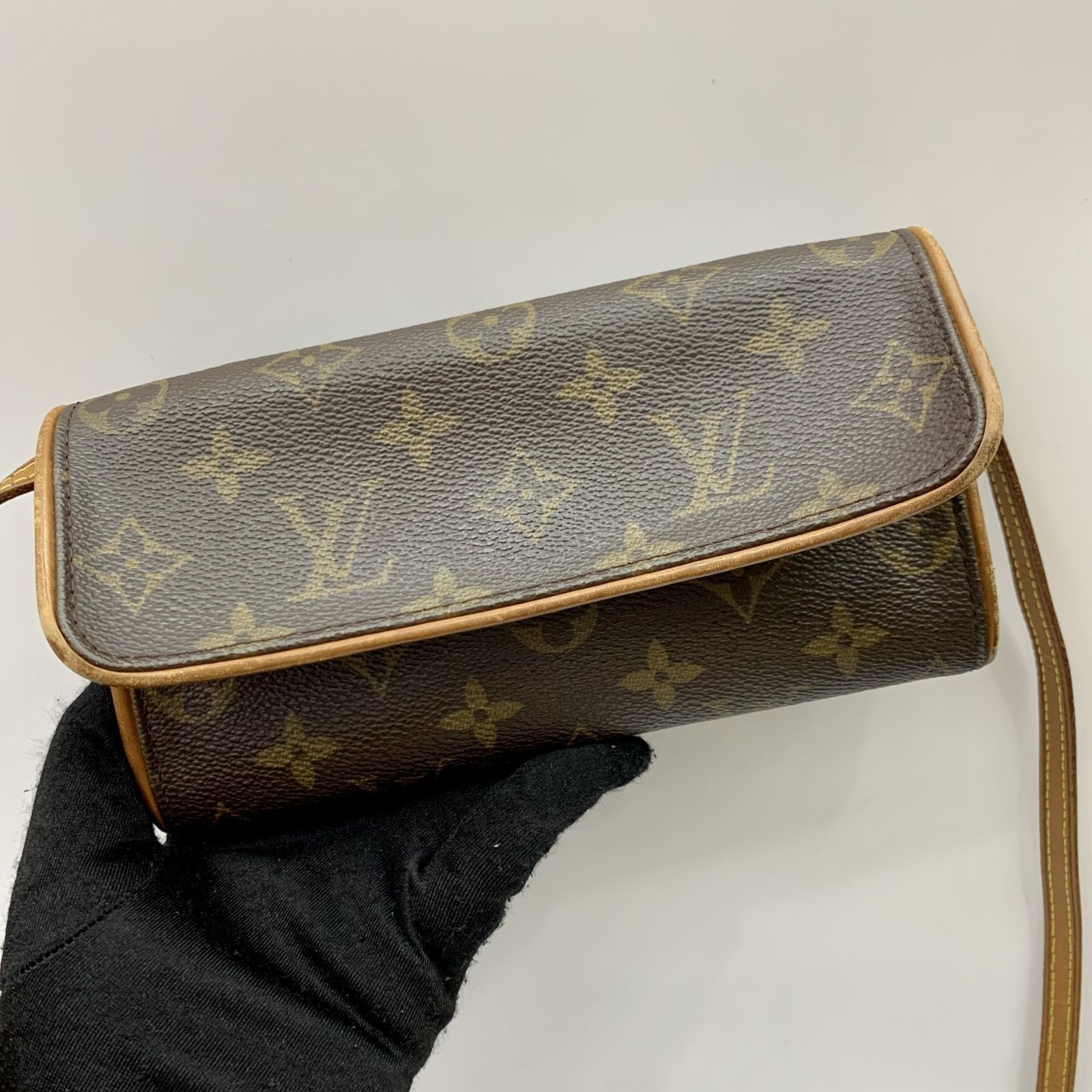 LOUIS VUITTON Monogram Canvas Pochette Twin PM Bag, Luxury, Bags & Wallets  on Carousell