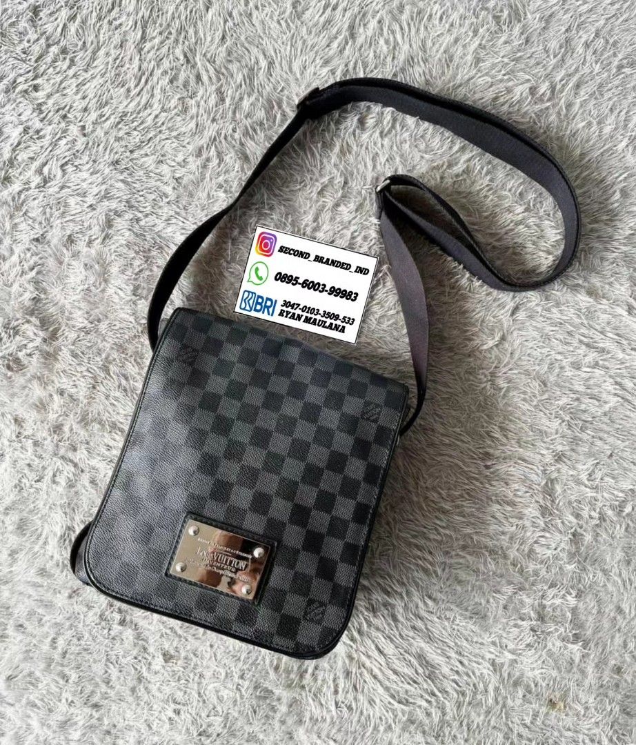 Jual tas selempang pria LV di lapak Amanda Shop