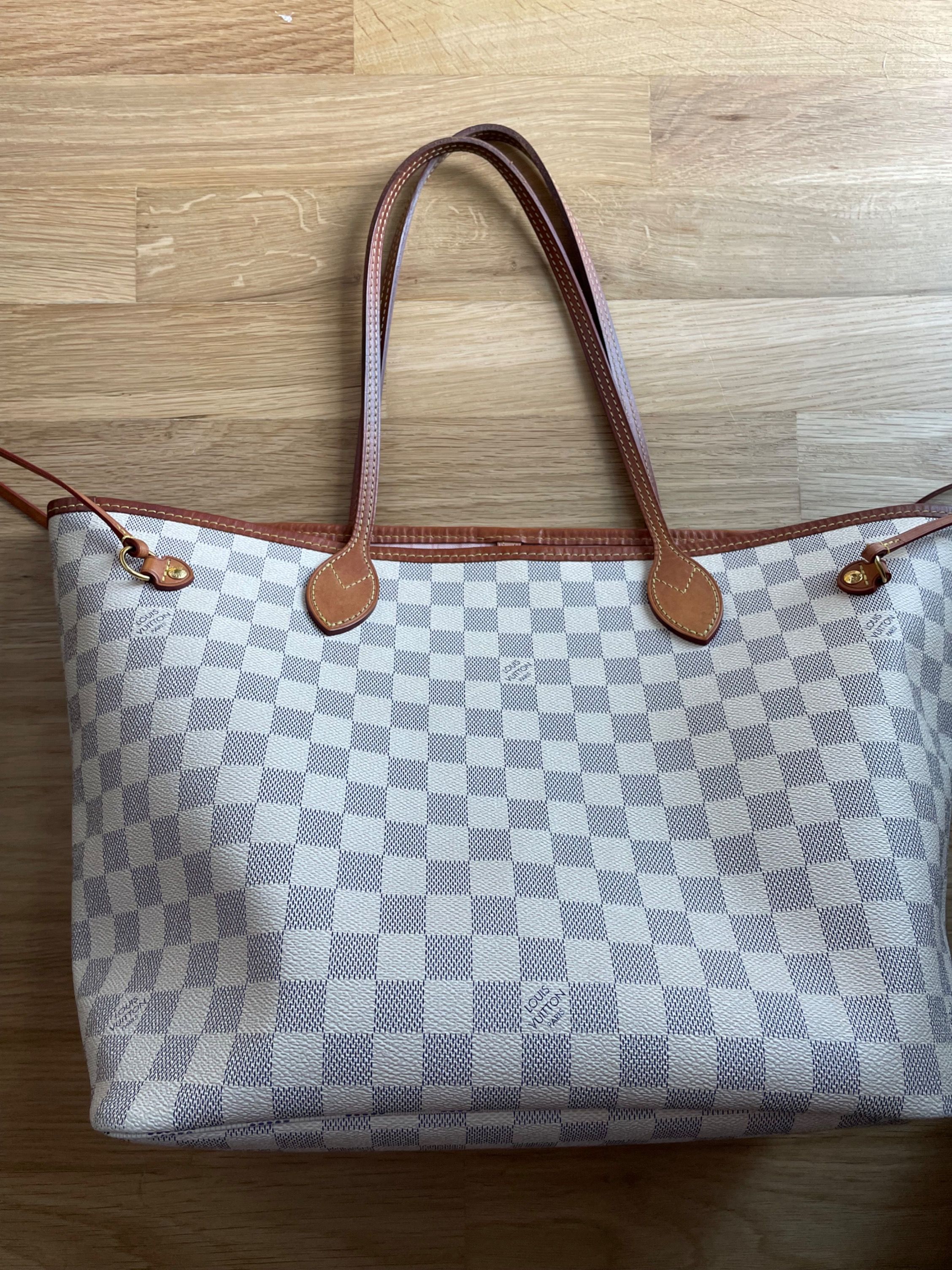 Louis Vuitton, Neverfull MM with Rose Ballerine lining