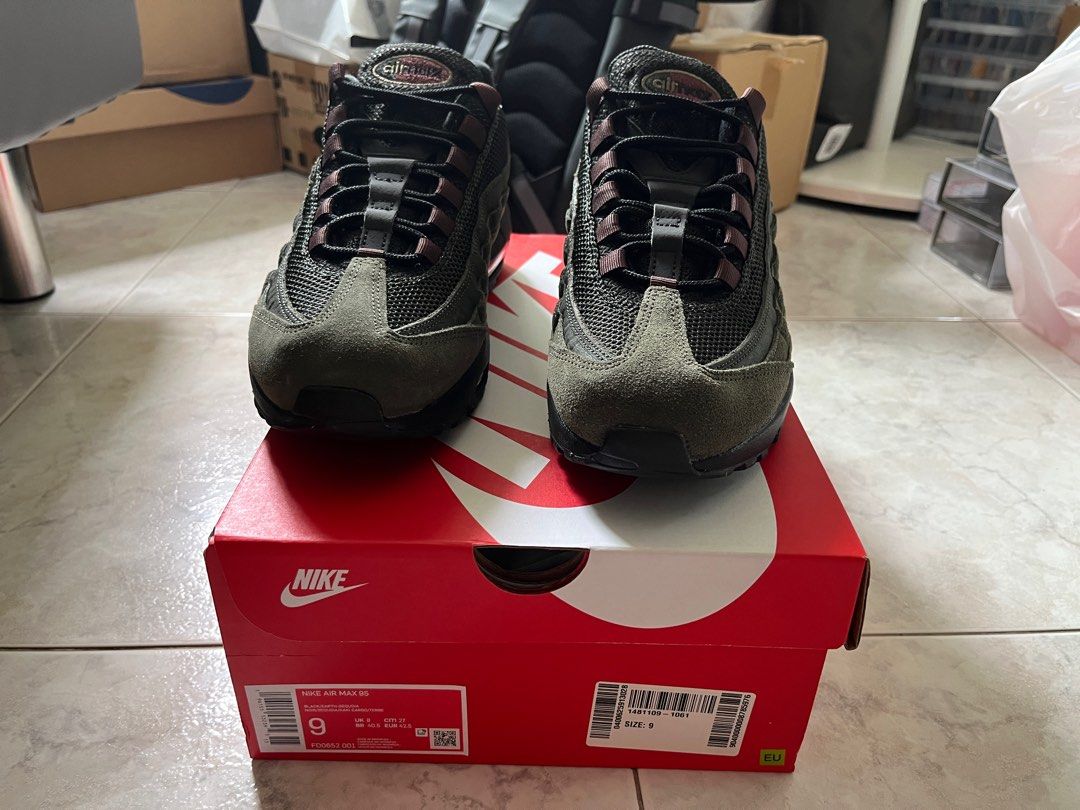 Nike 95 top size 9