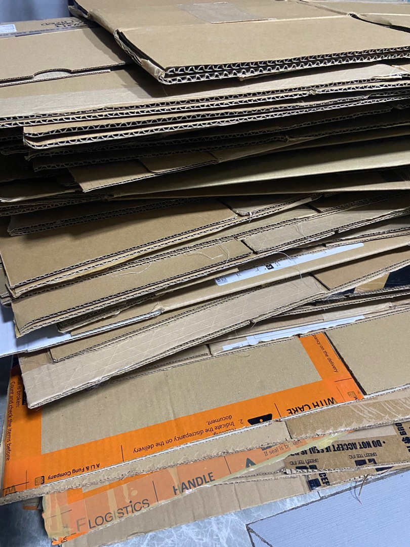 Nike Corrugated Box Used on Carousell