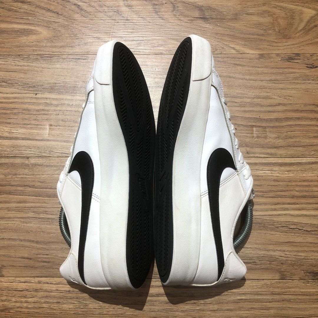 Aw4 nike hot sale