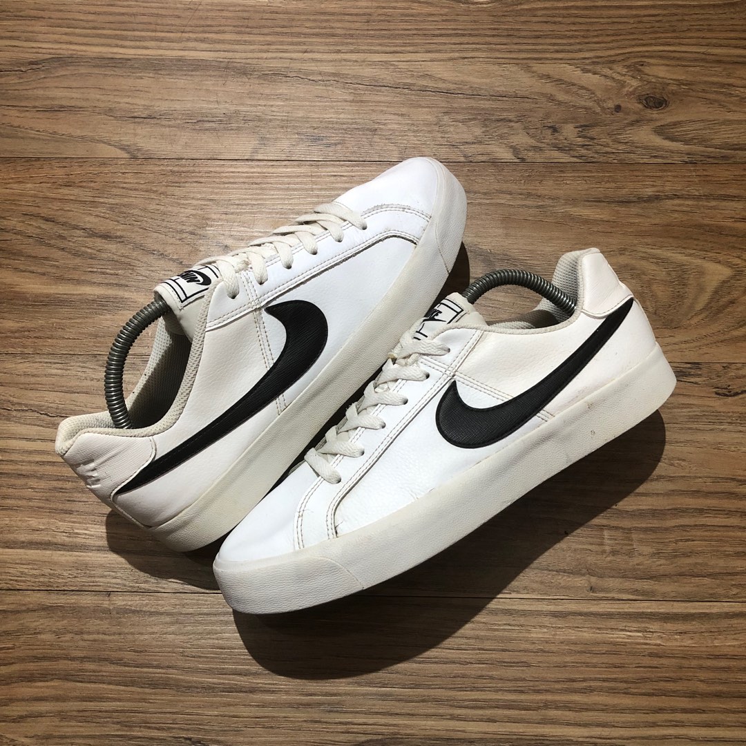 Aw4 nike on sale