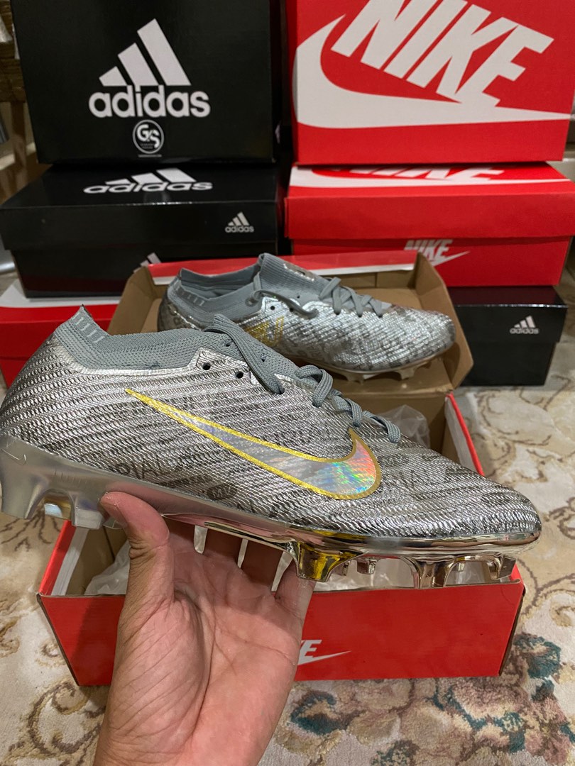 Kasut bola cr7 store