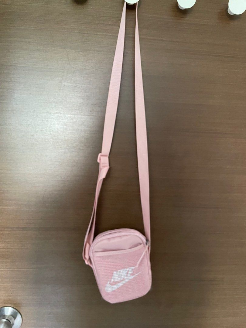 Sling bag nike 2025 pink