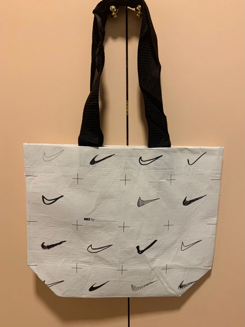 Nike Reusable Shopping Bag, Women's Fashion, Bags & Wallets, Shoulder