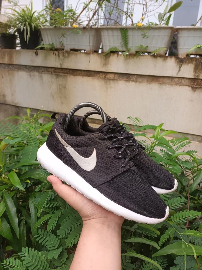 Nike roshe hotsell run 38