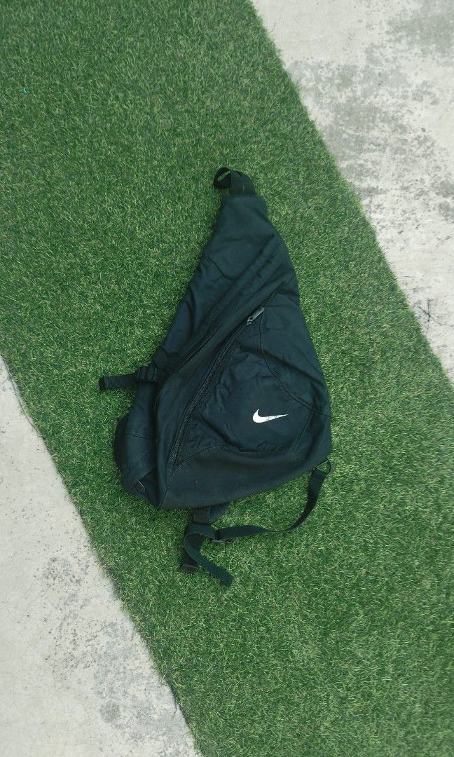 nike vintage sling bag