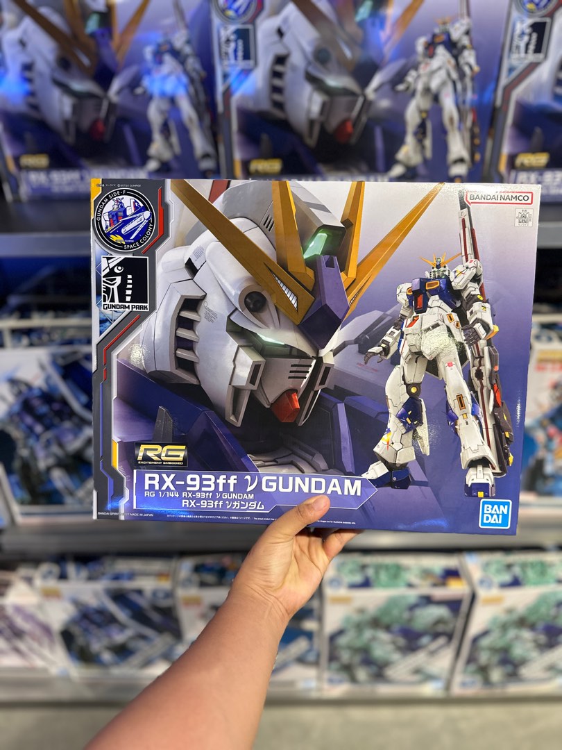 Kit De Modélisme Gundam Gunpla RG 1/144 RX-93 Nu Gundam - Bandai - Neuf Scellé