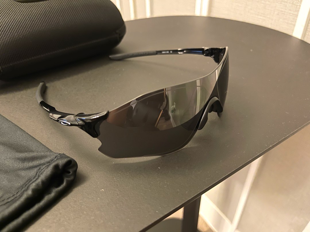 Oakley EVZERO Path Asian Fit, 男裝, 手錶及配件, 眼鏡- Carousell