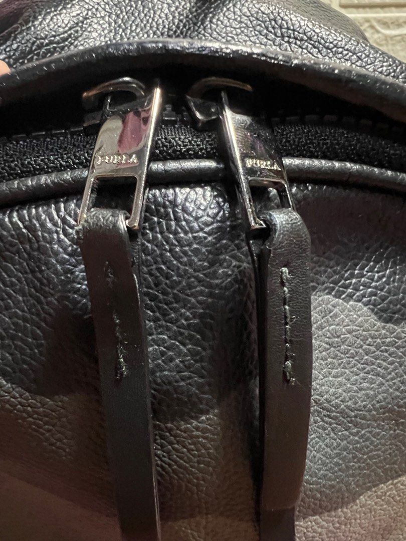 Orig Furla backpack (Category: Luxury Bags & Wallets) located in Cavite. Submitted by jnizadion12345 (Listing ID 1238072333, Image 2). Description: Apaka mahal ng brand new neto mga sesh, very good condition pa itey. Minimal signs of usage only. Swak para sa mga student na social climber o mga nag ooffice na social climber din 😂✌️ 30x40x12cm, large size.