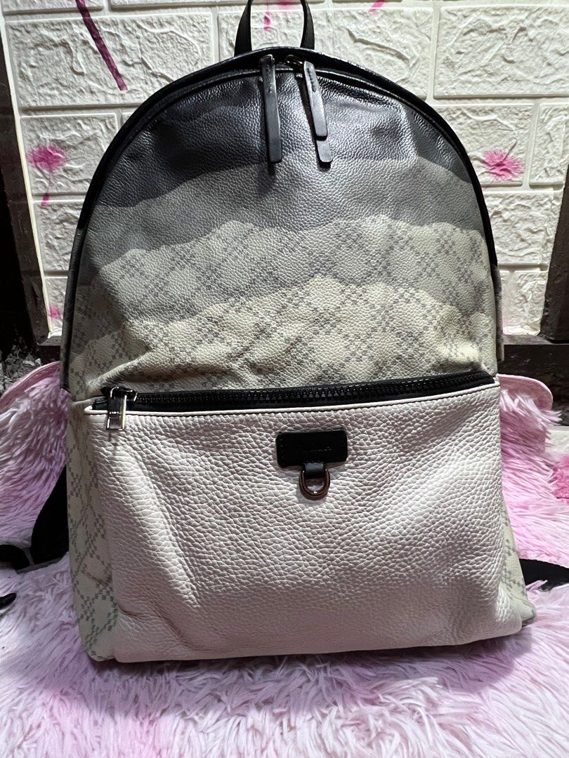 Orig Furla backpack (Category: Luxury Bags & Wallets) located in Cavite. Submitted by jnizadion12345 (Listing ID 1238072333, Image 1). Description: Apaka mahal ng brand new neto mga sesh, very good condition pa itey. Minimal signs of usage only. Swak para sa mga student na social climber o mga nag ooffice na social climber din 😂✌️ 30x40x12cm, large size.