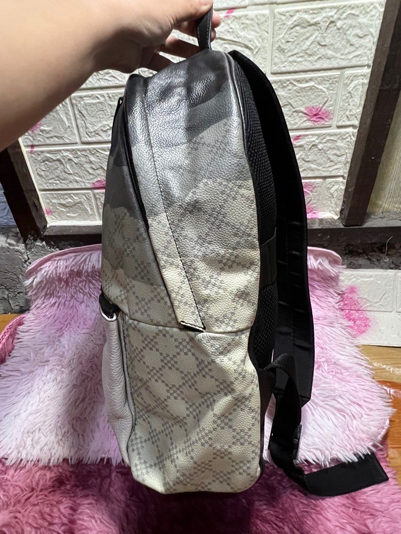 Orig Furla backpack (Category: Luxury Bags & Wallets) located in Cavite. Submitted by jnizadion12345 (Listing ID 1238072333, Image 3). Description: Apaka mahal ng brand new neto mga sesh, very good condition pa itey. Minimal signs of usage only. Swak para sa mga student na social climber o mga nag ooffice na social climber din 😂✌️ 30x40x12cm, large size.