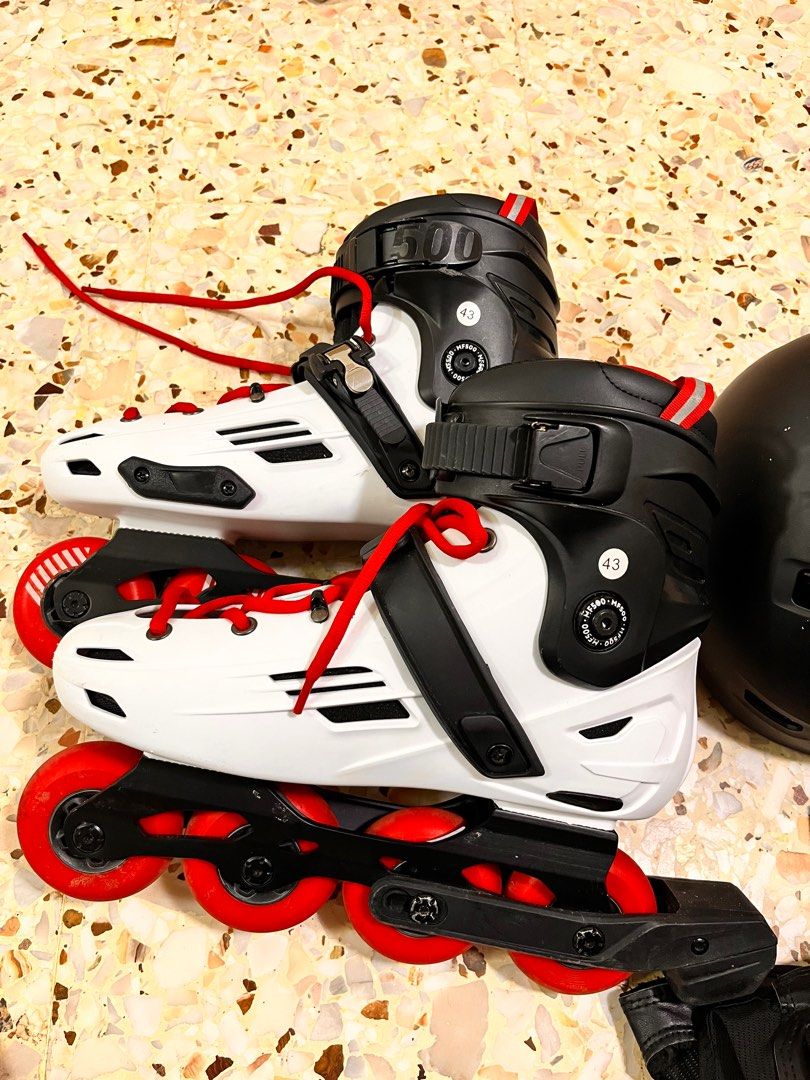Oxelo Rollerblades Set with safety gears ( Adult), Sports Equipment
