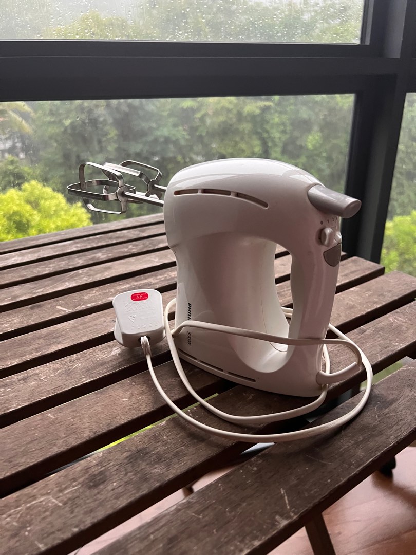 Philips 300w hand mixer HR1459