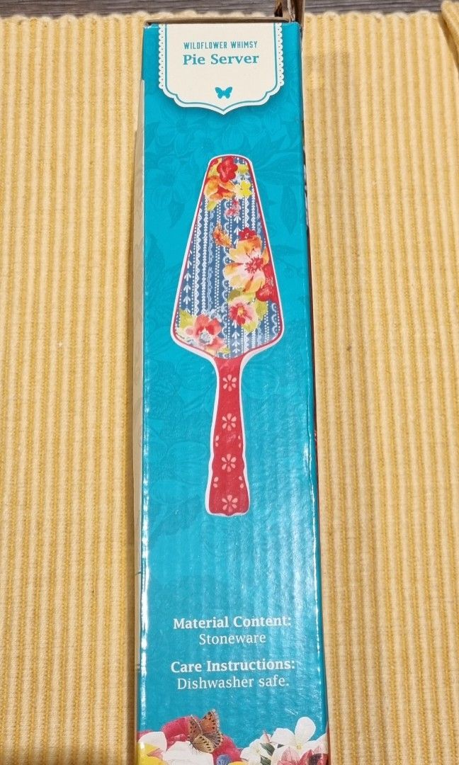 Pioneer Woman Pie Server (Category: Bakeware) located in Quezon City. Submitted by stopshopandbemerry (Listing ID 1238103795, Image 3). Description: Brand new Wildflower Whimsy Pie Server Stoneware Dishwasher safe.