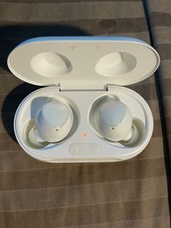 Samsung Buds Plus in pearl white