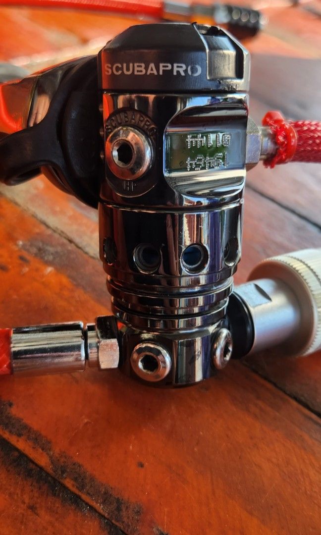 Scubapro A700 Carbon Black Tech, Sports Equipment, Sports & Games