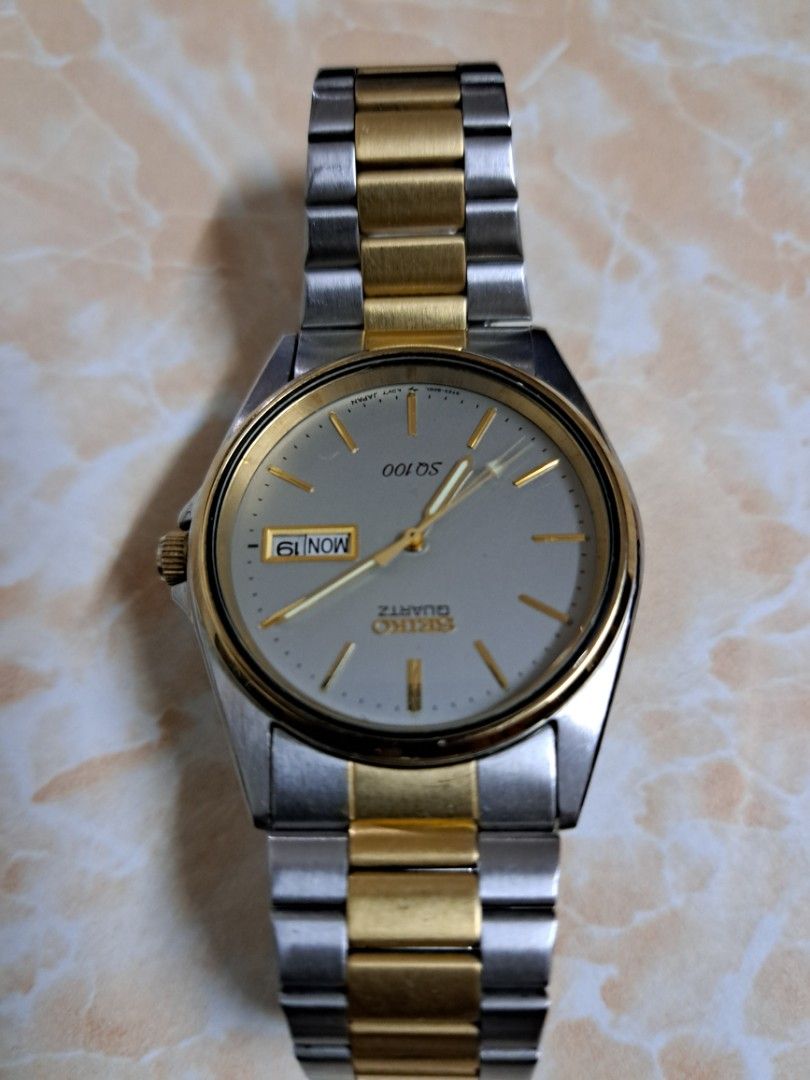 seiko 5y23-8a80 SQ100石英錶, 男裝, 手錶及配件, 珠寶- Carousell