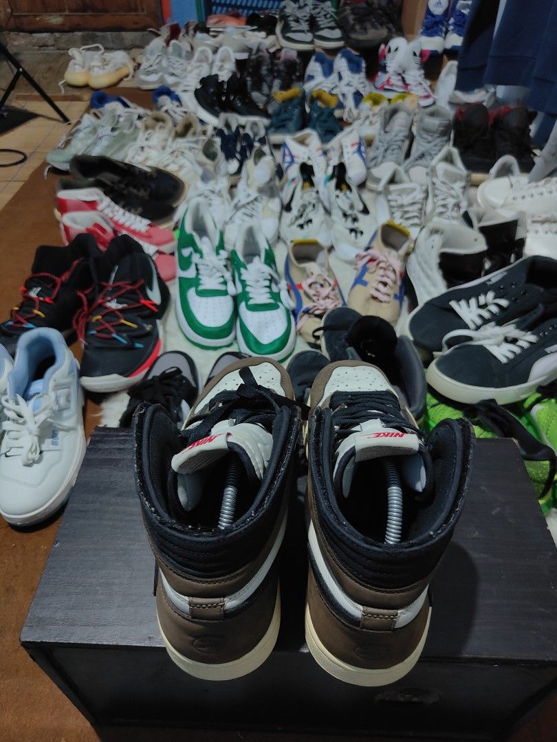 sepatu air jordan travis scott