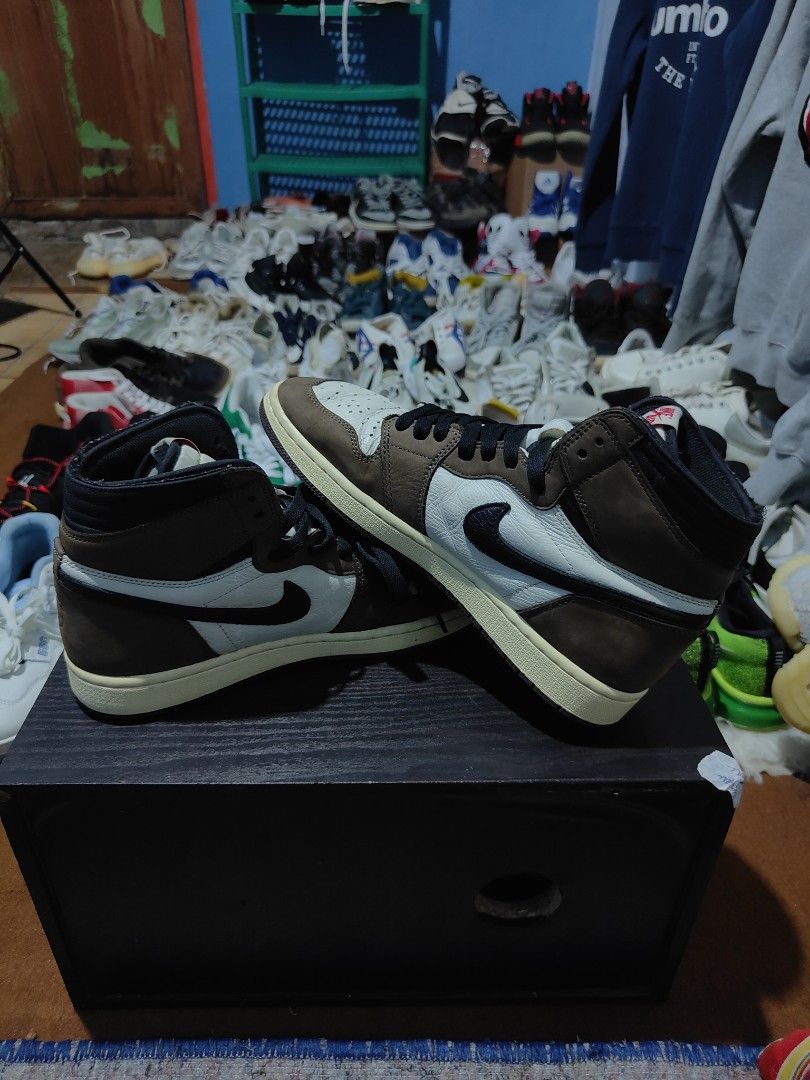 sepatu nike travis scott