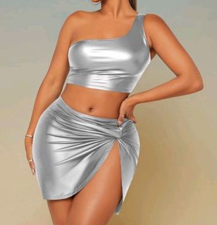 (Category: ) located in . Submitted by wardrobeantics (Listing ID 1238131686, Image 1). Description: .