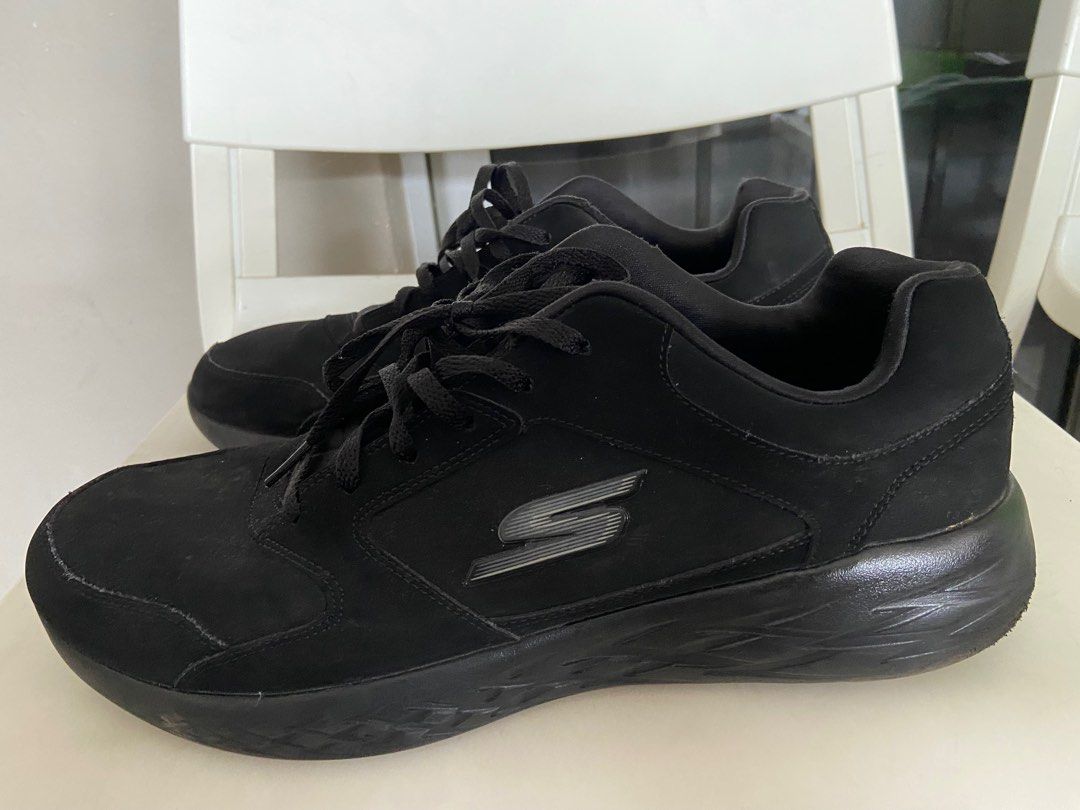 Skechers black shoes 9.5 discount