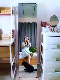 SLIM WHOLE BODY MIRROR WITH STAND