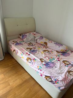 (Category: ) located in . Submitted by toadio (Listing ID 1238119149, Image 1). Description: .