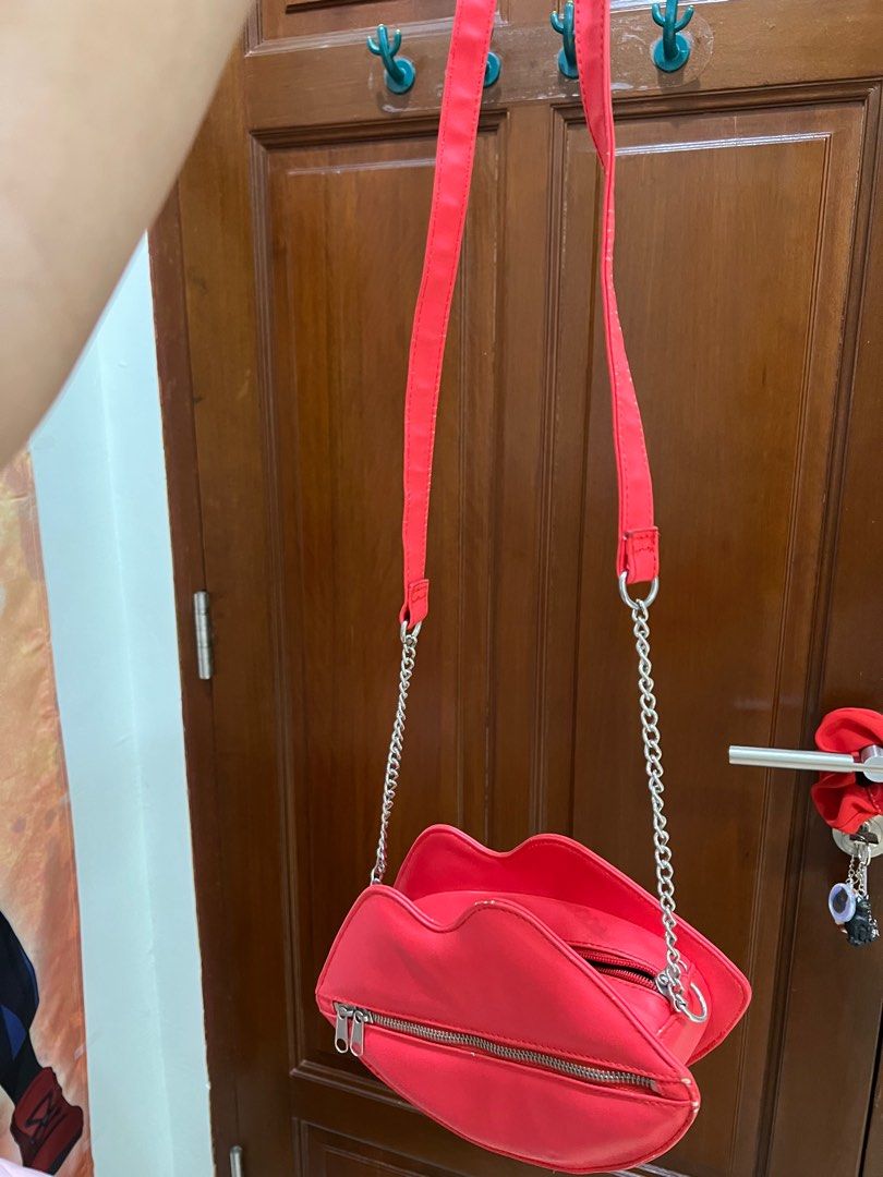 Lips bag clearance h&m
