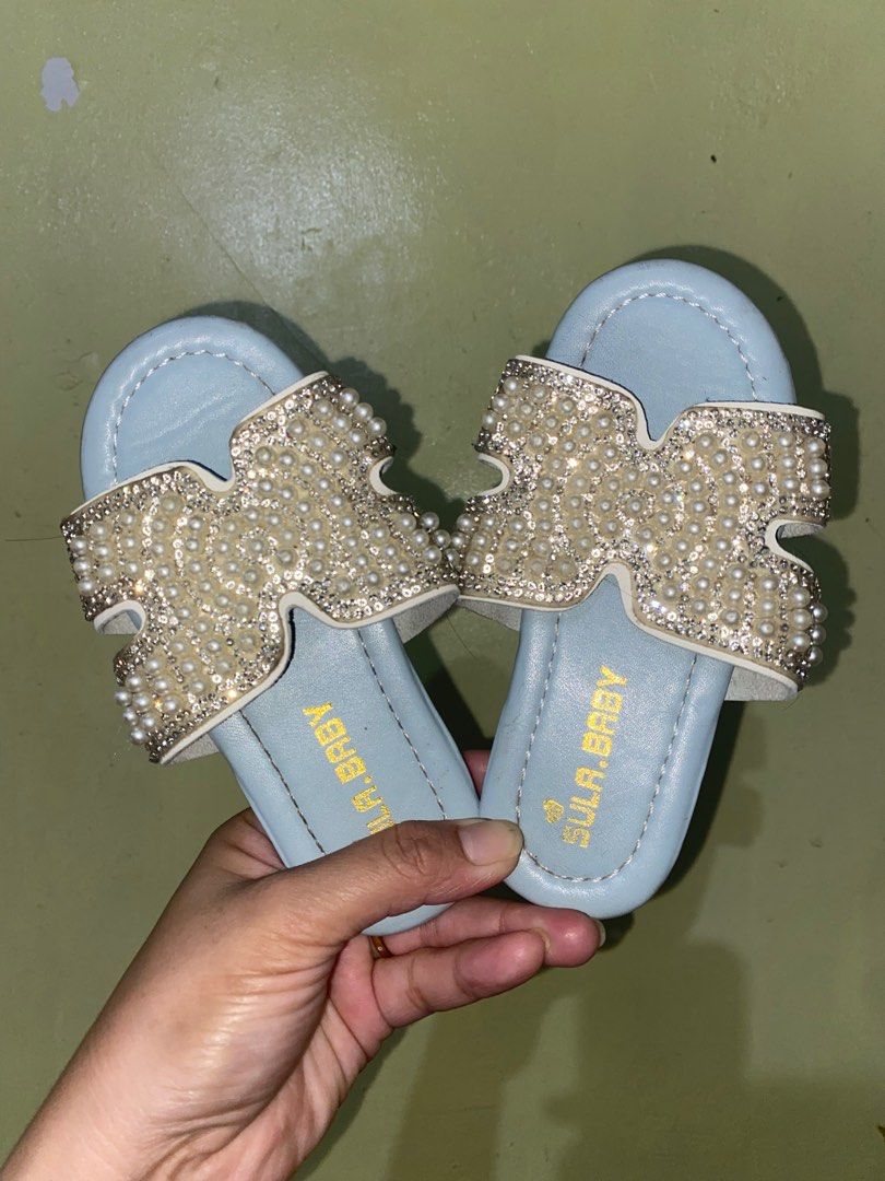 trendy slippers 2019