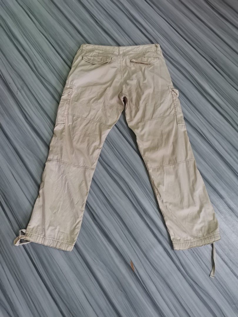 Uniqlo cargo pants, Men's Fashion, Bottoms, Chinos on Carousell