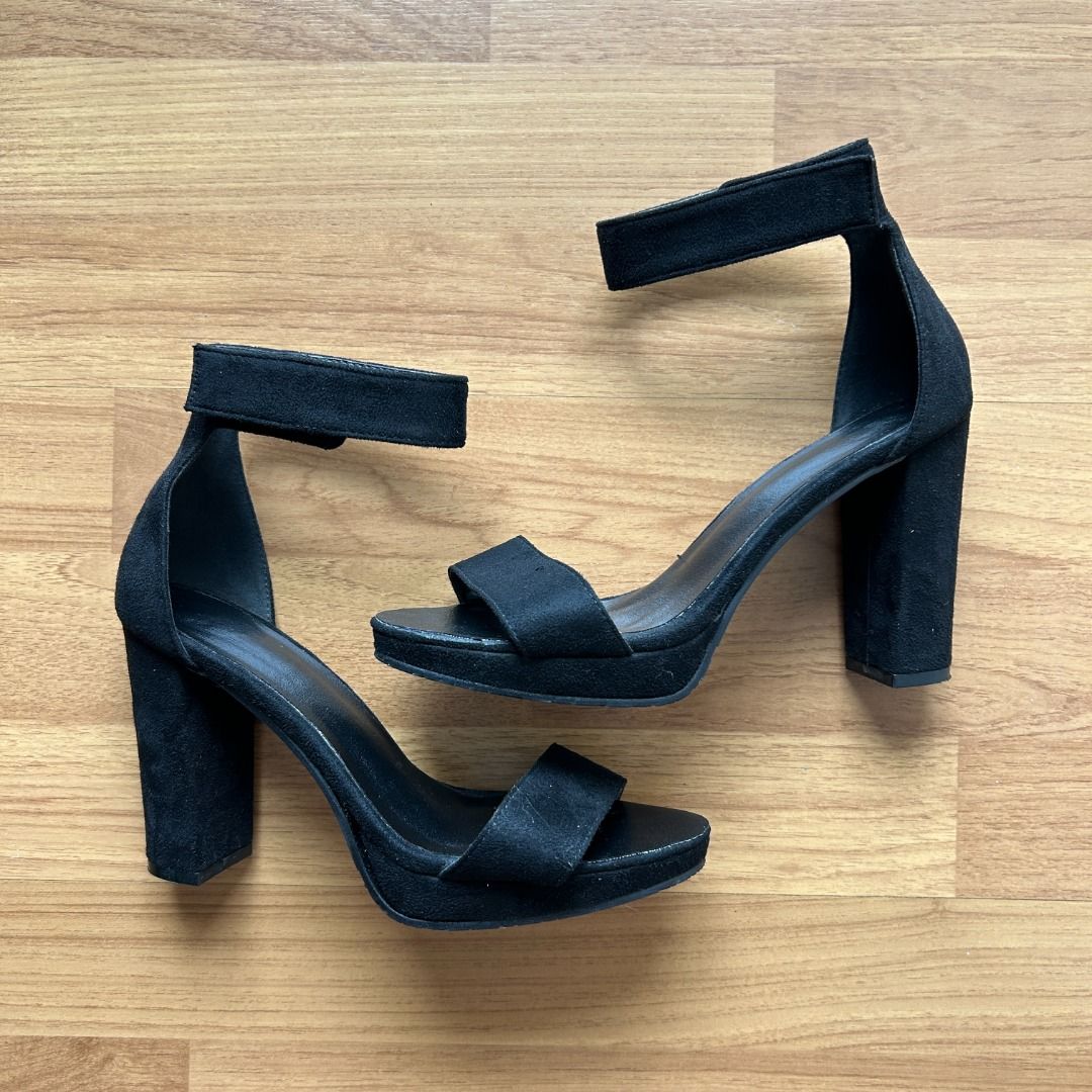 Vincci Strappy Heels