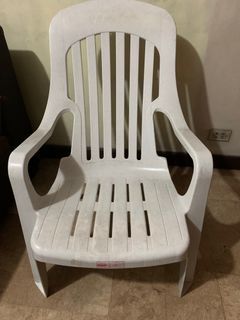 White monobloc lounge chair